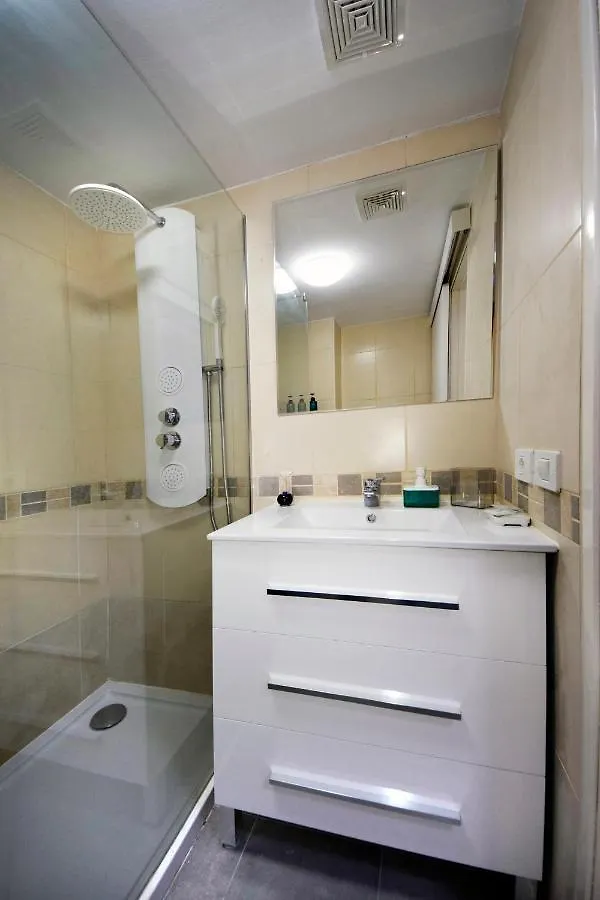 Peaceful & Bright Loft, Heated Pool, Netflix, Free Wifi & Parking, Tennis Los Cristianos 0*,  Spanyolország