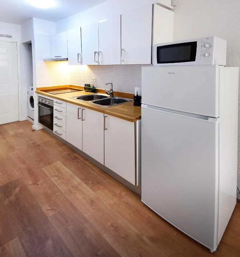 Peaceful & Bright Loft, Heated Pool, Netflix, Free Wifi & Parking, Tennis Los Cristianos  Apartment Los Cristianos (Tenerife)