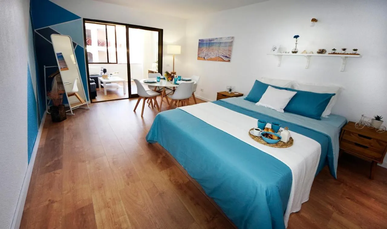 Apartment Peaceful & Bright Loft, Heated Pool, Netflix, Free Wifi & Parking, Tennis Los Cristianos