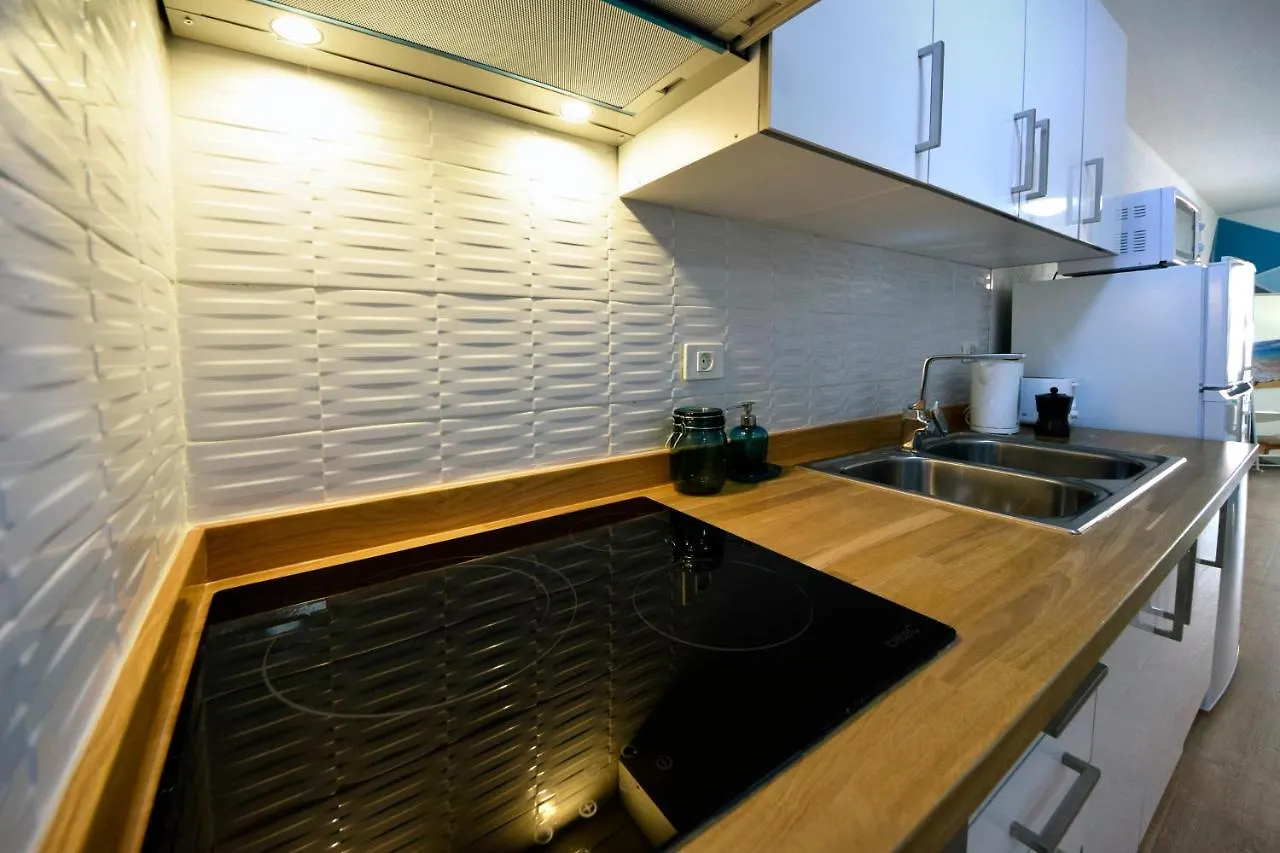 Peaceful & Bright Loft, Heated Pool, Netflix, Free Wifi & Parking, Tennis Los Cristianos  Apartamento Los Cristianos (Tenerife)